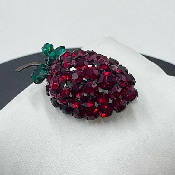 Vintage Signed Strawberry
Vibrant Red Green Rhinestones
Austria Pin Brooch - Picture 1 of 15